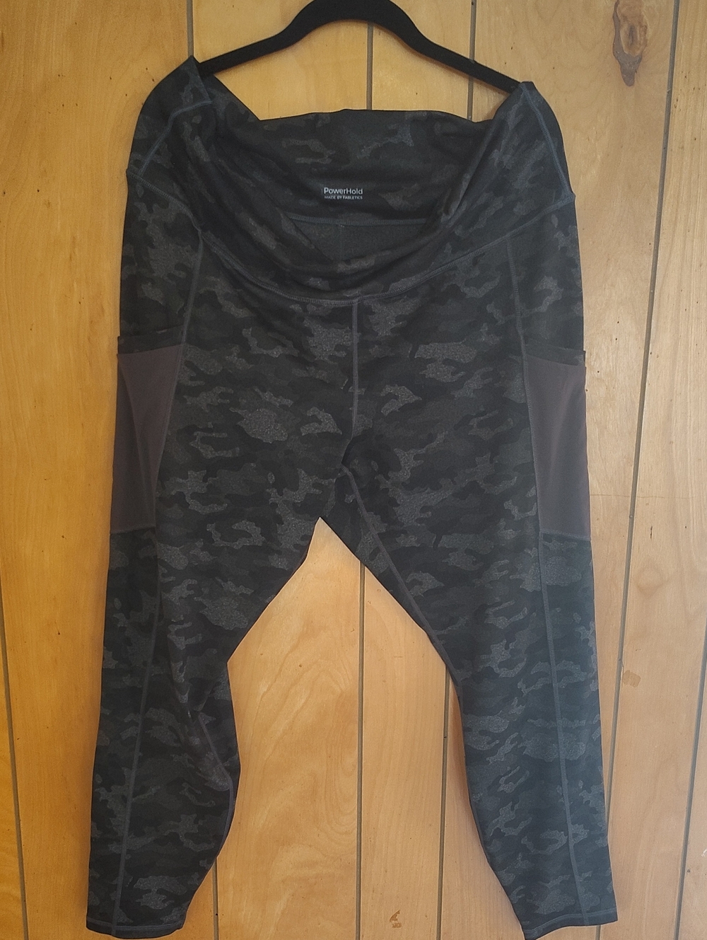 Fabletics Powerhold Black Camo High-Waist Active Leggings Yoga Pants